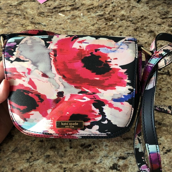 kate spade Handbags - Kate Spade Blurry Floral Laurel Bag